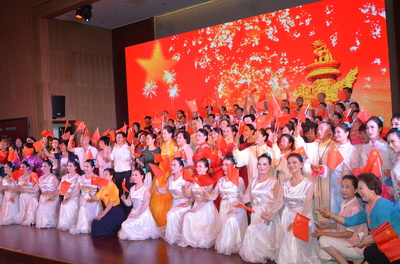 銀齡展風(fēng)采 夕陽(yáng)別樣紅——廈門市湖里區(qū)老年大學(xué)舉辦精彩紛呈的文藝匯演